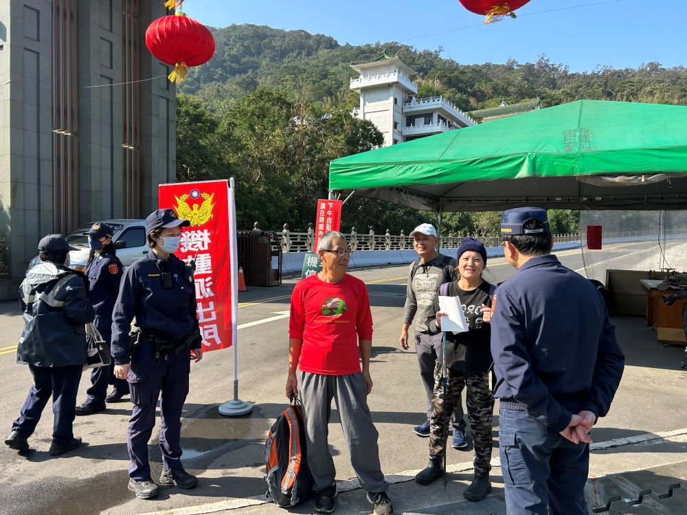 《圖說》機動派出所可即時提供民眾交通、治安諮詢與事故處理。〈土城分局提供〉