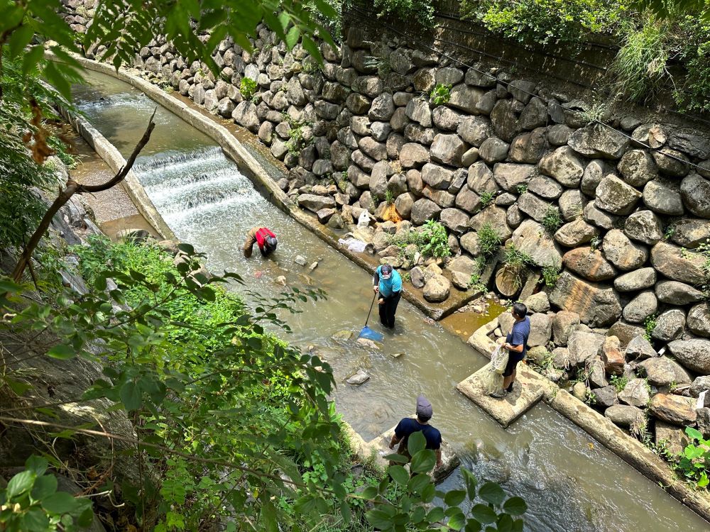 《圖說》巡守隊河川巡檢淨溪守護河川流域。〈環保局提供〉