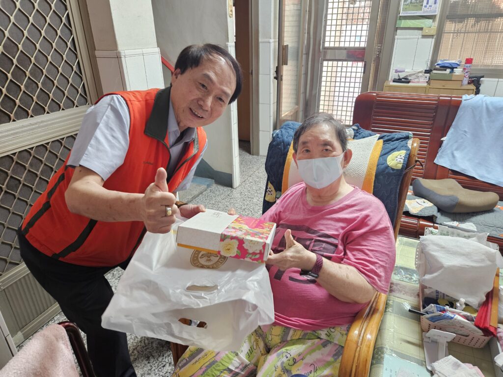 屏東榮服處關懷長者 提醒防範流感及詐騙 1 1064248 1024x768 1