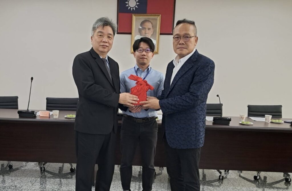 市議員換跑道 陳成添當選台中地區農會理事長 1 82E22B60 7B1D 4163 A6AC 5C710C988CF6 1024x672 1