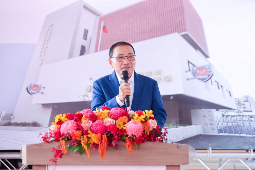 優化備勤環境 三重交通分隊及公有拖吊場啟用 1 《圖說》侯友宜市長今日出席「三重分局交通分隊及公有拖吊場共構新建工程」落成啟用典禮。〈新聞局提供〉