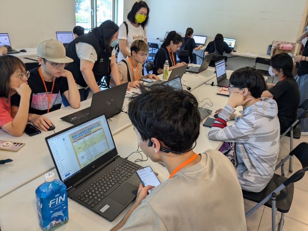 《圖說》民眾職缺查詢。〈勞工局提供〉