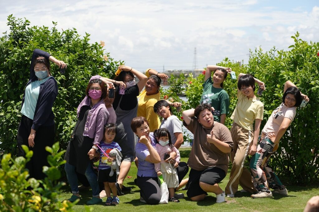 山腳下海岸邊舉辦底片攝影計畫「妳是我的眼」