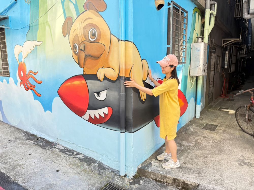 《圖說》飛彈發射！飛彈上有狗--土城區頂福里。〈水利局提供〉