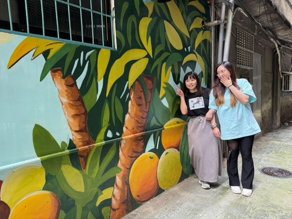 《圖說》那邊的水果看起來hen好吃--板橋區東丘里。〈水利局提供〉