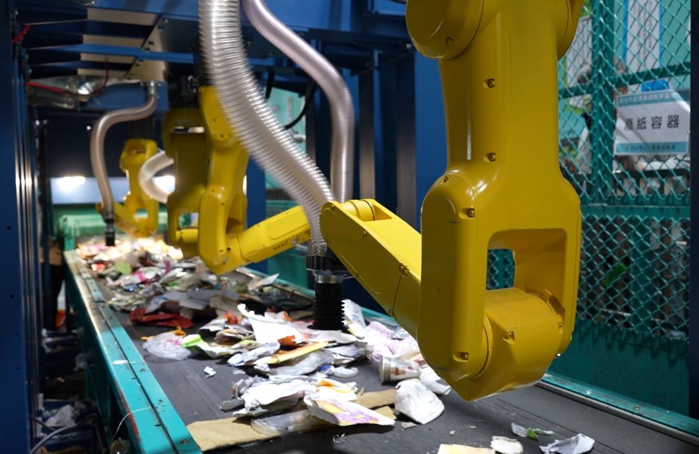 環保績效考核特優 新北獲中央多項肯定 4 《圖說》AI智能分撿手臂。〈環保局提供〉