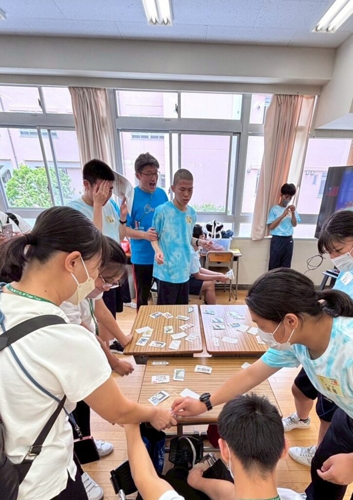 與足立學校學生互動、建立情誼