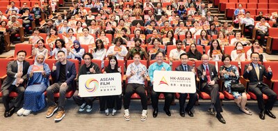 電影節開幕典禮特別放映馬來西亞備受讚譽的電影《金牌》,並於映前舉行一場富啟發性的座談會。 電影節開幕典禮特別放映馬來西亞備受讚譽的電影《金牌》,並於映前舉行一場富啟發性的座談會。