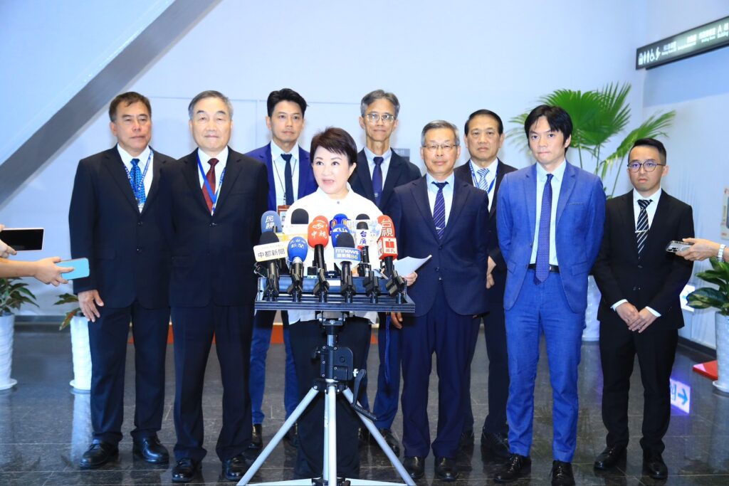 台中市長盧秀燕今 5 日於市政會議前 宣布將於今晚至8月11日率市府團隊出訪澳洲