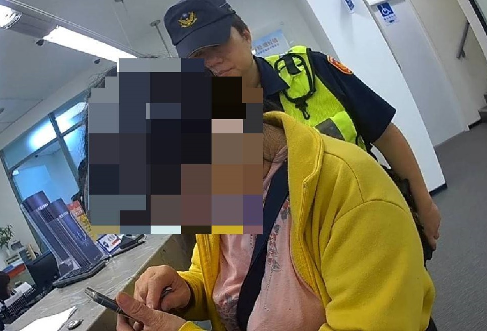 婦人接到兒子求救電話警方拆穿保住廿八萬元