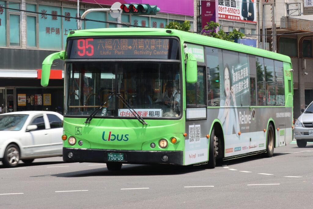 串聯港區新市鎮、外埔生活圈 中市新增95路副線8/18上路 1 市公車95路8月18日起將新增副線 大勇四維東路口 外埔老人文康中心