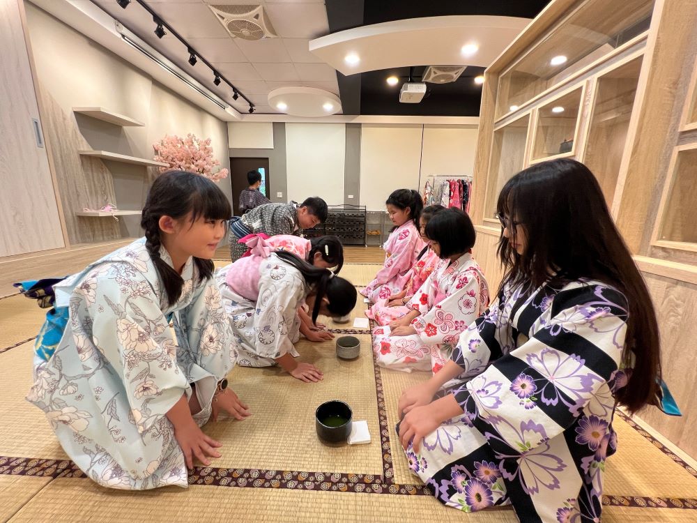 《圖說》五峰職探中心辦理商業類外語(日本)體驗課程。〈教育局提供〉