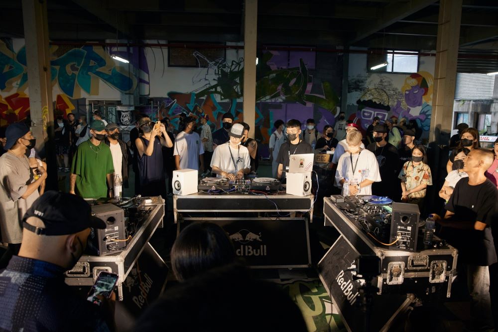 《圖說》8月17日登場的「Turntable Jam  DJ對決賽」，現場將進行16強一對一刷碟對戰（Scratch Battle）。〈文化局提供〉