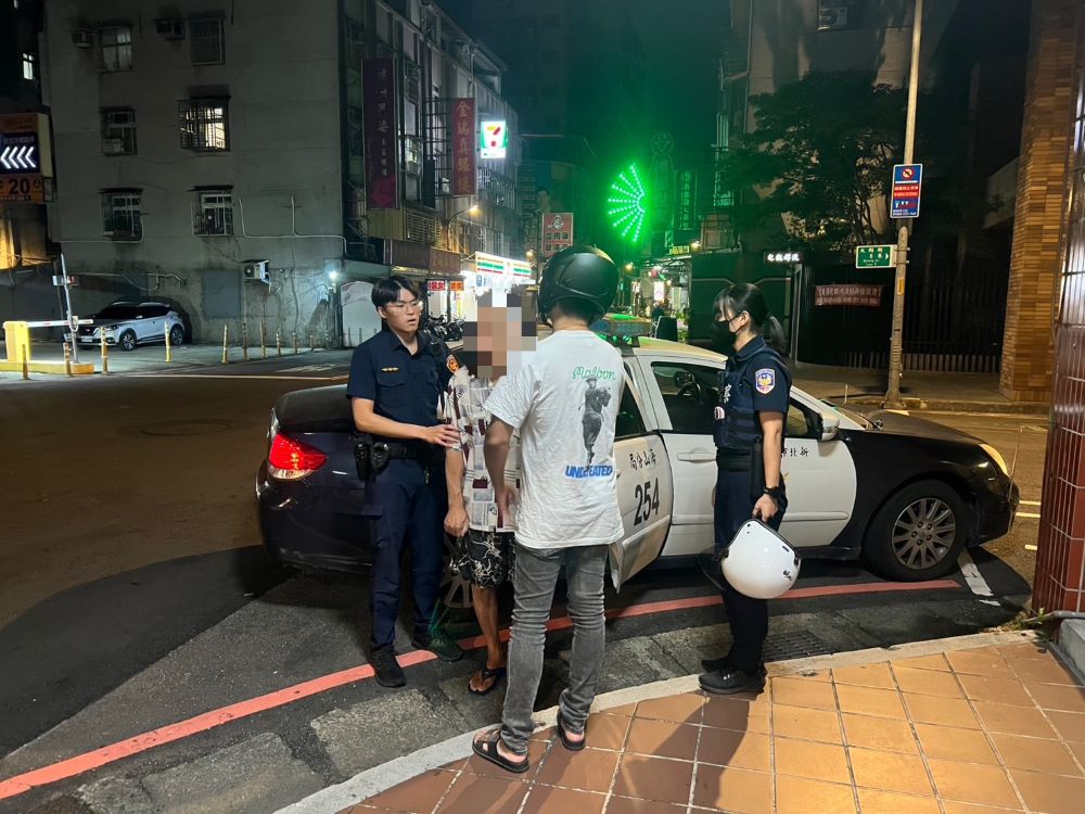 失智翁6天內二度走失 海山警及時協助返家 2 《圖說》患有失智症翁6天內二度走失。〈海山分局提供〉