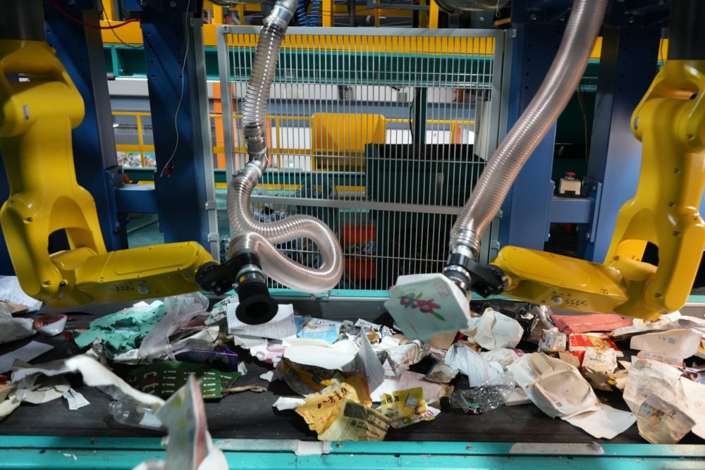 《圖說》AI智能分撿手臂。〈環保局提〉