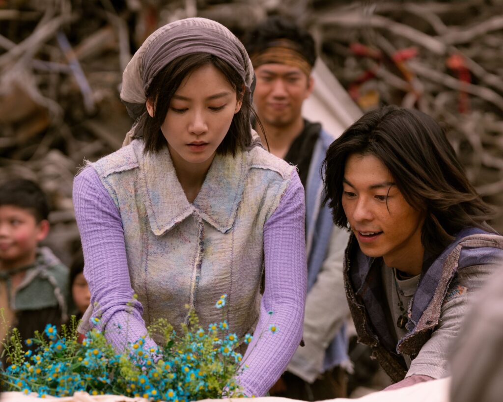 【甲上娛樂提供】許光漢（右）與袁澧林在《他年她日》談跨時空愛戀