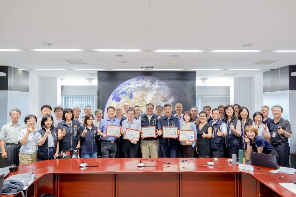 資安長證照班參訓人員大合影 0