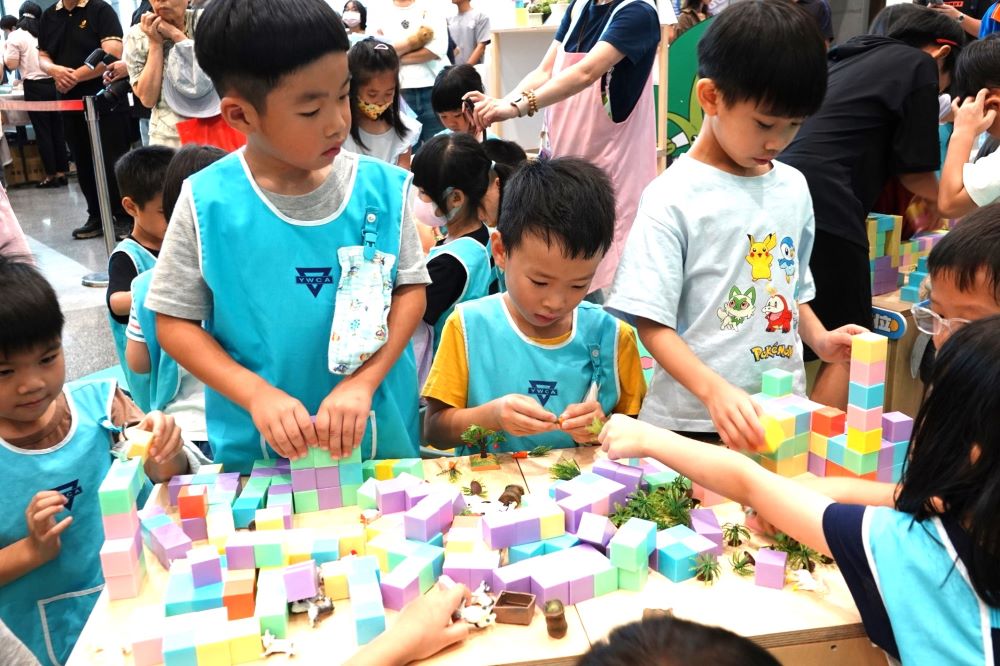 《圖說》「野菜學園祭」食農教育展完成闖關任務還可以獲得食農教育護照與限量紀念品。〈農業局提供〉