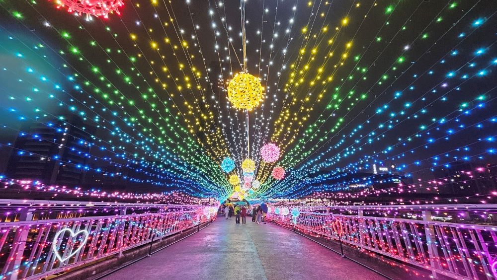 《圖說》辰光橋光雕展獲得2025國際大獎金獎肯定。〈高灘處提供〉