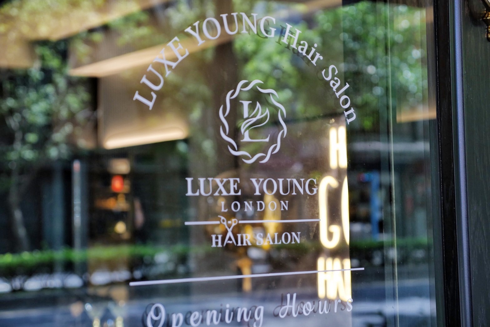 ▲LY Hair Salon 民生社區親子髮廊，寶寶剪髮儀式感體驗，讓孩子第一次剪髮不哭鬧，爸媽輕鬆留住成長回憶。(圖/LY Hair Salon/提供)
