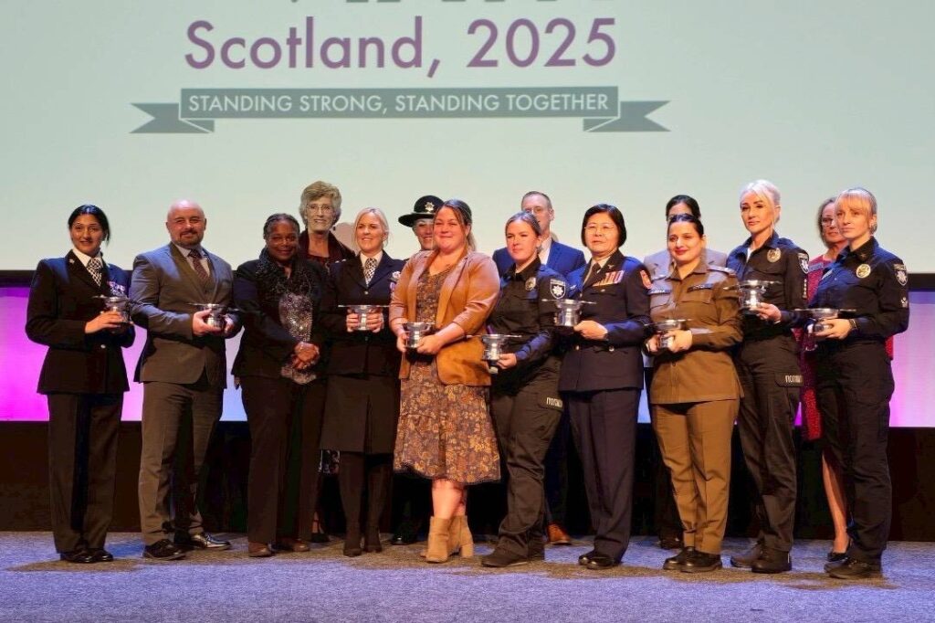 讓世界看見臺灣 警政署副署長廖美鈴親赴英國格拉斯哥受頒IAWP領導統御獎 3 MEITU 20250910 104117758