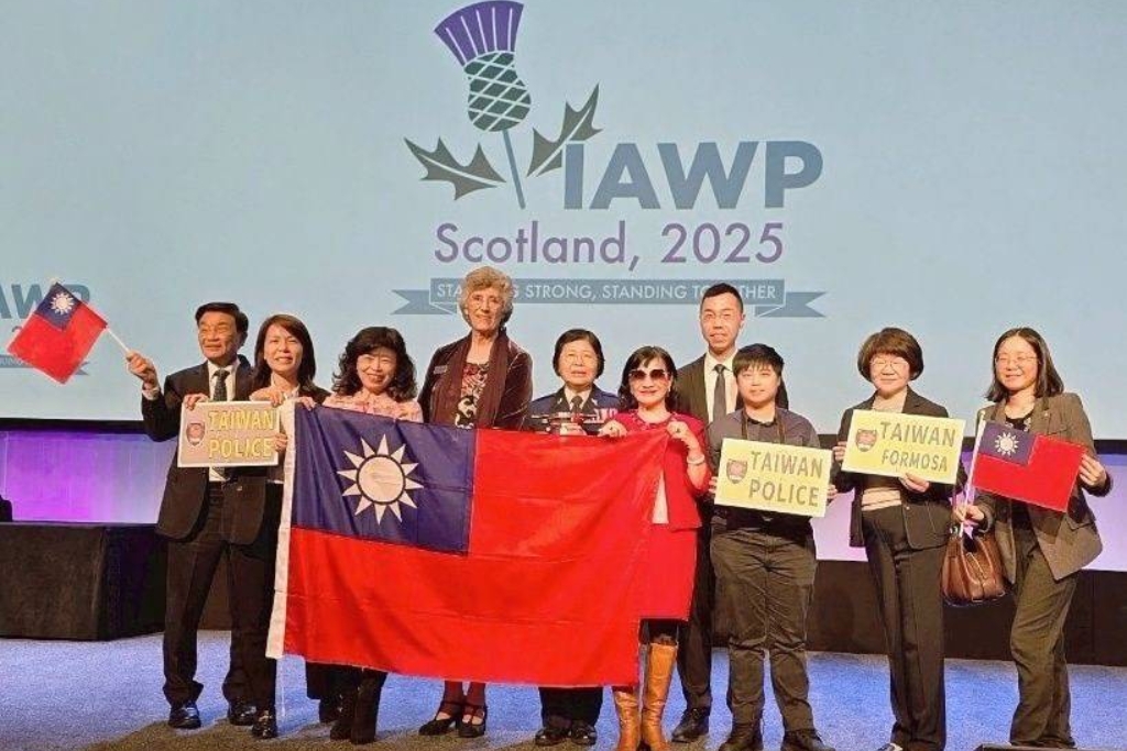 讓世界看見臺灣 警政署副署長廖美鈴親赴英國格拉斯哥受頒IAWP領導統御獎 4 MEITU 20250910 104232114