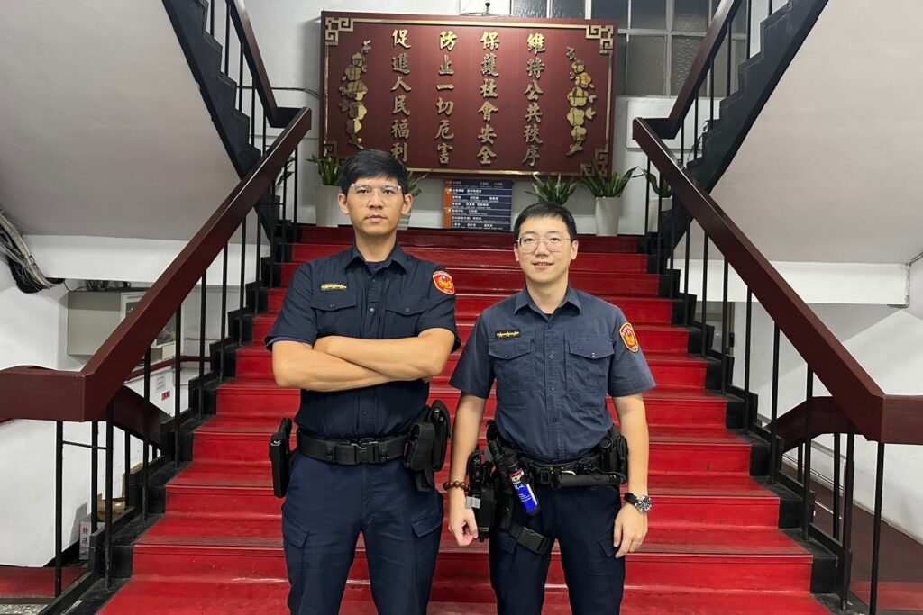 八旬失智翁獨走5.5公里 文一警1小時尋回團圓 1 MEITU 20250912 115619666