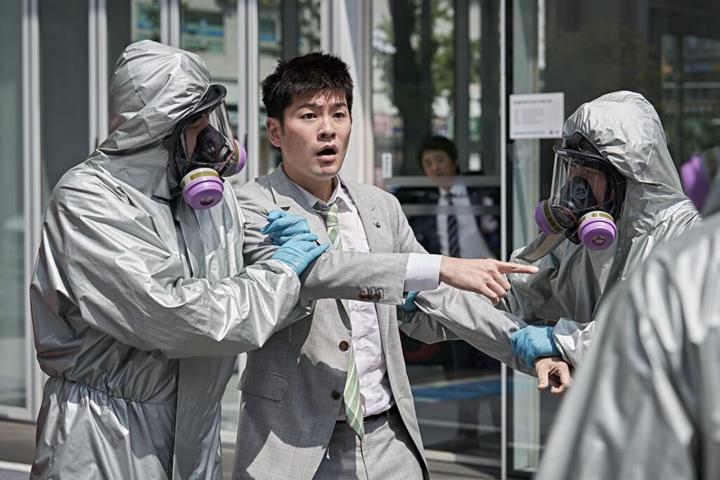 裴斗娜X孫錫求無懼戀愛緋聞 仍大方合作災難鉅獻《病毒》! 2 %E4%B8%8B%E5%8D%884.31 2025 9 16%E7%9A%84%E5%BD%B1%E5%83%8F