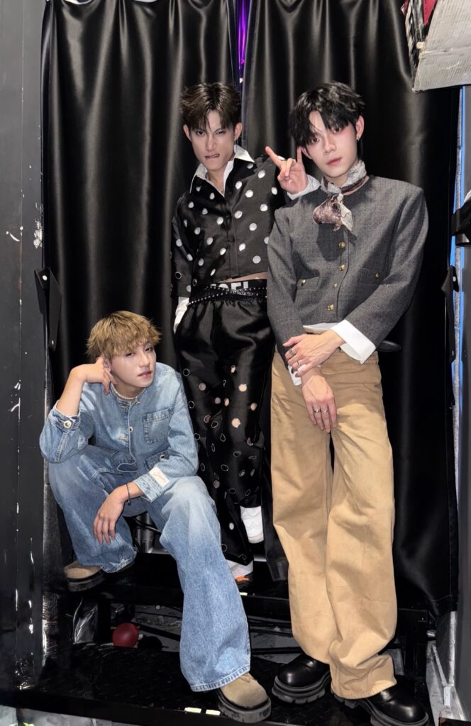 %E5%9C%96%EF%BC%9A%EF%BC%88%E7%94%B1%E5%B7%A6%E8%87%B3%E5%8F%B3%EF%BC%89%E4%BA%BA%E6%B0%A3%E7%94%B7%E5%9C%98%E3%80%8CSaturnday%E3%80%8D%E6%88%90%E5%93%A1%E5%B0%8F%E6%BD%98%E3%80%81%E7%AB%8B%E6%9D%B0%E3%80%81%E5%87%B1%E6%9D%B0%EF%BC%8C%E5%8F%83%E8%88%87%E4%B8%8A%E6%B5%B7%E3%80%8C%E6%98%9F%E4%B9%8B%E6%97%85%E3%80%8D%E6%84%9F%E5%8F%97%E5%9F%8E%E5%B8%82%E9%AD%85%E5%8A%9B %E7%85%A7%E7%89%87%E6%8F%90%E4%BE%9B%EF%BC%9A%E6%98%9F%E4%B9%8B%E6%97%85