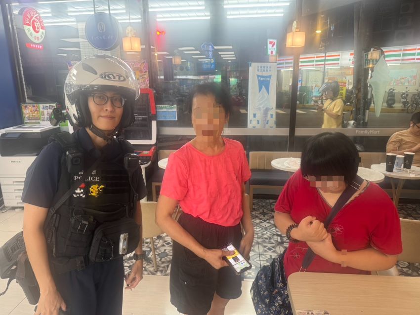 《圖說》板橋員警陳羿彣熱心協助洪女安全返家，家屬深表感謝。〈板橋分局提供〉