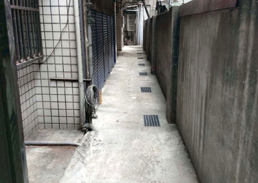 《圖說》社區後巷完成污水接管，環境乾淨且寬敞。〈水利局提供〉