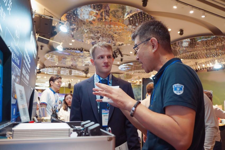 《圖說》自102年起舉辦「國際採購商洽會」，累計邀集677家國際買主、辦理8025場洽談，創造約970億元商機。〈經發局提供〉