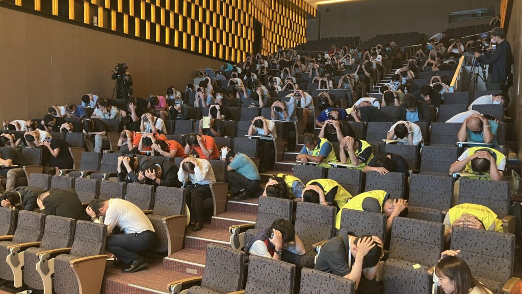 %E9%98%B2%E7%81%BD%E8%AB%96%E5%A3%87%E6%94%B6%E5%88%B0%E5%9C%B0%E9%9C%87%E9%80%9F%E5%A0%B1%E6%B8%AC%E8%A9%A6 %E9%80%B2%E8%A1%8C%E9%81%BF%E9%9B%A3%E6%8E%A9%E8%AD%B7%E6%BC%94%E7%B7%B4 0