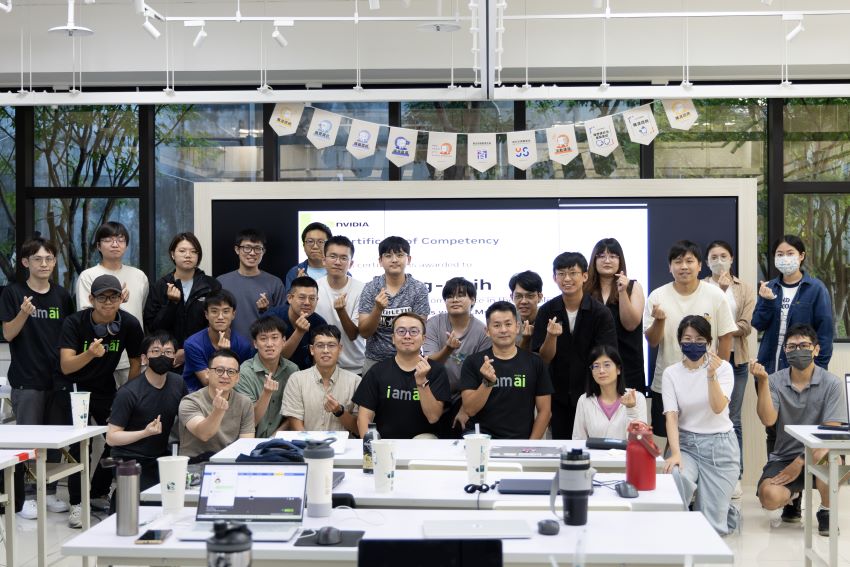 因應AI學習風潮來襲 新北加開 NVIDIA 官方認證課程 2 《圖說》新北市青年局加碼開班 NVIDIA 官方認證 AI 課程,逾200位青年取得證書。〈青年局提供〉