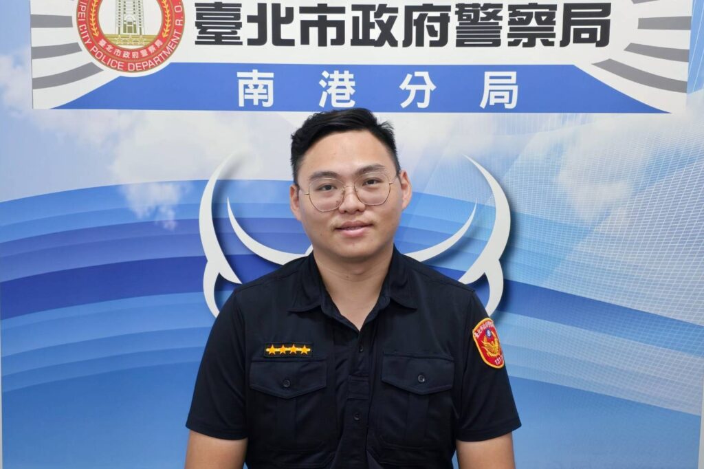 七旬老婦菜市場發虛擬財 南港警協助攔阻最後老本 1 %E9%BB%83%E5%BB%BA%E6%A8%BA %E5%B7%A1%E4%BD%90