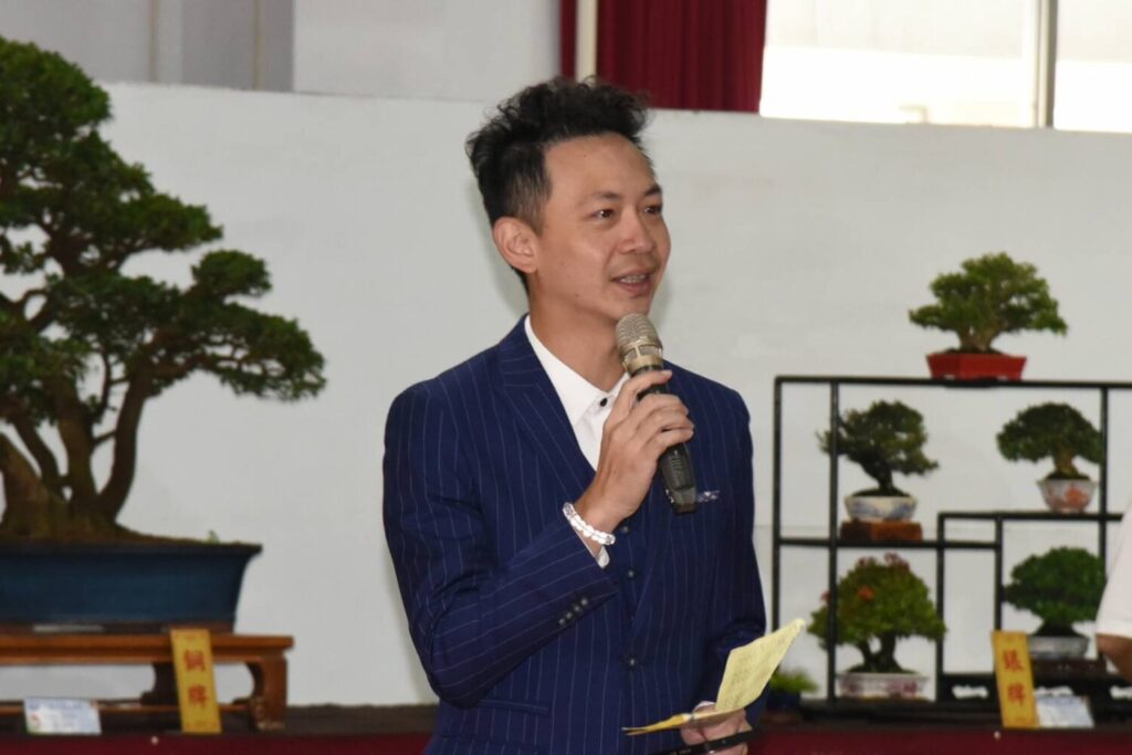 花菓盆栽協會理事長彭冠今理事長：以盆栽為語言，讓自然走進生活——2025台灣花菓盆栽展啟動藝韻新章！（圖/記者蔡尚芸翻攝）